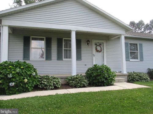 237 Moonhill Dr, Schuylkill Haven, PA 17972-9365