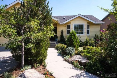 1250 Glacier Ridge Rd, Bend, OR 97701-8361