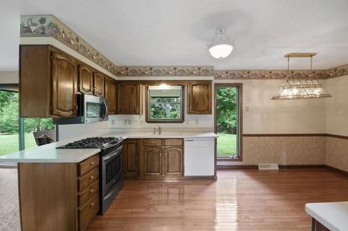 1605 Mountain View Dr, Gibsonia PA 15044-9274 exterior