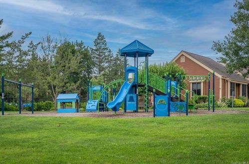 208 Ivy Hill Ln, Rye Brook NY  10573-1607 exterior