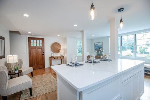 33 Pickering St, Danvers MA  01923-2017 exterior