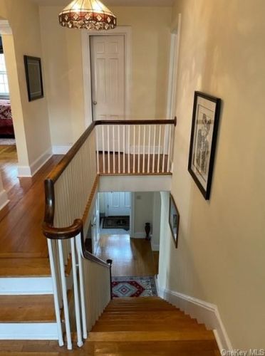 28 Parkway Cir, Mount Vernon NY  10552-1916 exterior