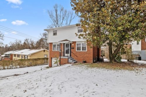 125 Legrande Dr, Pittsburgh, PA 15221-4240