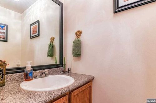 70 Iron Mountain Rd, Warwick NY  10990-3307 exterior