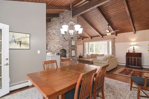 80 Lowell Dr, Stow, MA 01775-1073