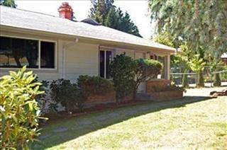 623 143rd St, Seattle, WA 98133-6901