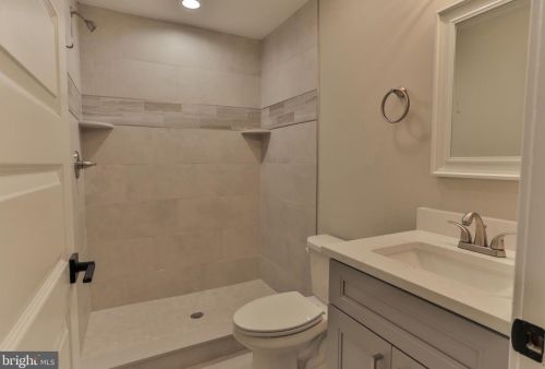 618 Mckean St, Philadelphia PA 19148-2208 exterior