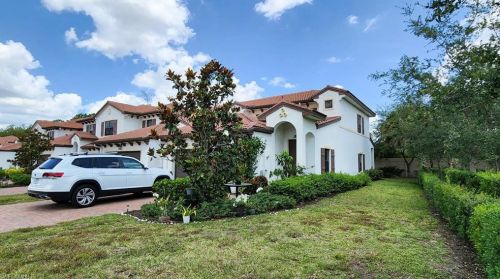 7879 Bristol Cir, Naples, FL