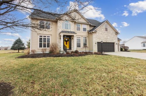 5281 Meadow Grove Dr, Darbydale, OH 43123-8780