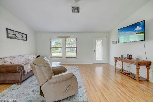 230 43rd Ter, Cape Coral FL  33904-8425 exterior