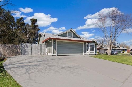 512 Silver Tree Ct, Rio Linda CA  95673-2247 exterior