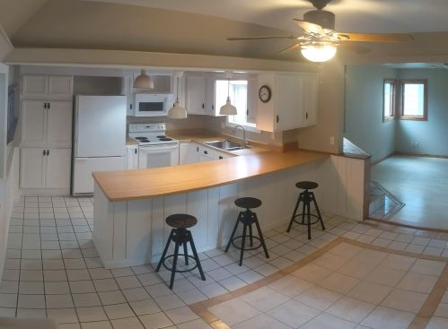 1242 Adams St, La Crosse, WI 54601-5610