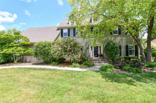 315 Fawn Trl, Sturtevant, WI 53177-1258