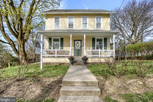 868 Front St, Swatara, PA 17033-9775