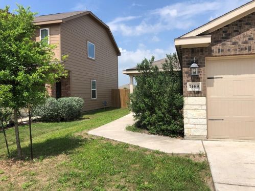 1468 Treeta Trl, Uhland, TX 78640