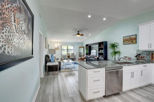 6108 Kings Gate Cir, Delray Beach FL  33484-2455 exterior