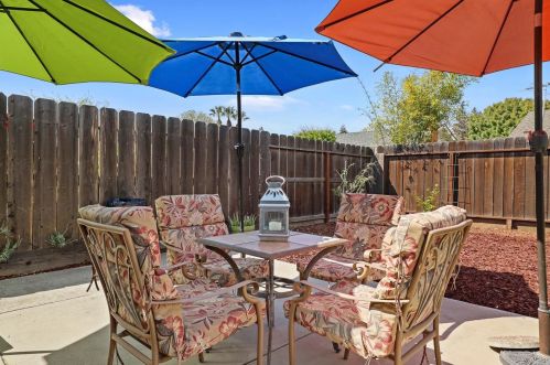 613 Mayflower St, Modesto CA  95356-1411 exterior
