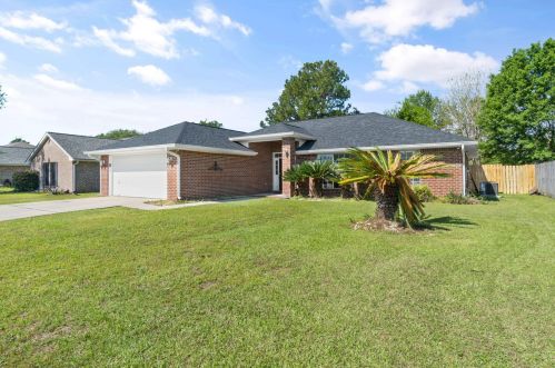 5697 Berry Brook Cir, Milton, FL 32571-6318