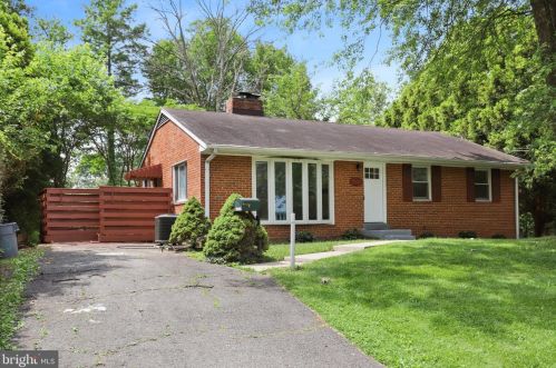 7405 Kelvin Pl, Springfield VA  22151-3109 exterior