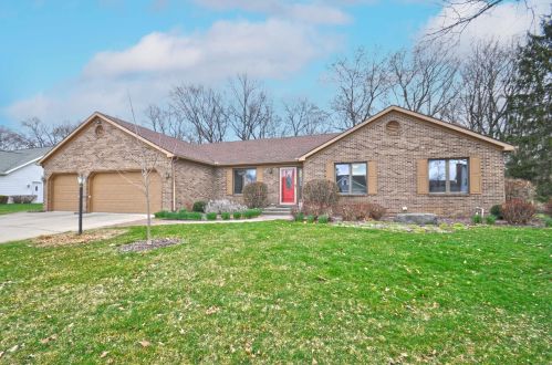 52388 Silverleaf Ct, Granger, IN 46530-8729