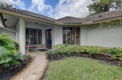 42 Northwoods Ln, Boynton Beach FL  33436-7405 exterior