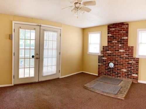 1080 March St, Hermitage PA  16146-2867 exterior