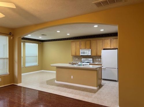 107 Burberry Cir, Conroe TX  77384-5065 exterior