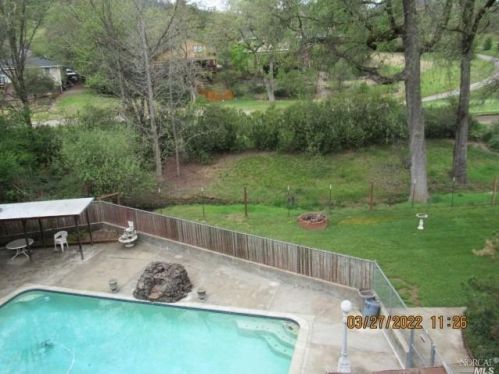 930 Live Oak Ave, Ukiah CA  95482-3733 exterior