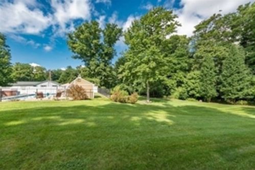 31 Jerome St, Berkley MA 02779-1121 exterior