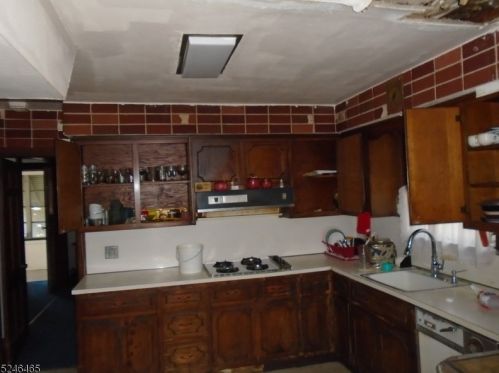 78 Fairmount Ter, East Orange NJ  07018-2355 exterior