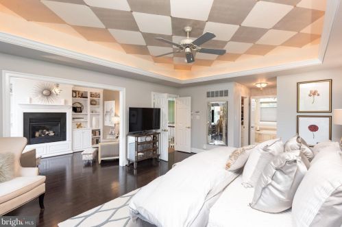 466 Black Swan Ln, Berwyn PA  19312-1908 exterior