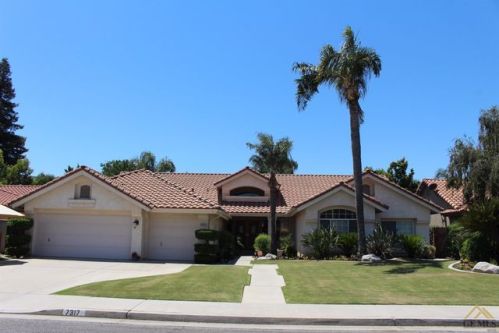 7317 Calle Los Manzanos, Bakersfield, CA 93309-4218