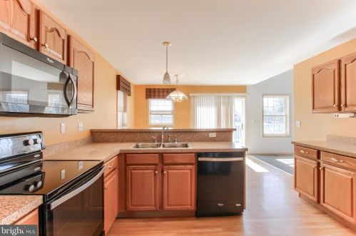 3200 Jonagold Dr, Harrisburg PA 17110-9128 exterior