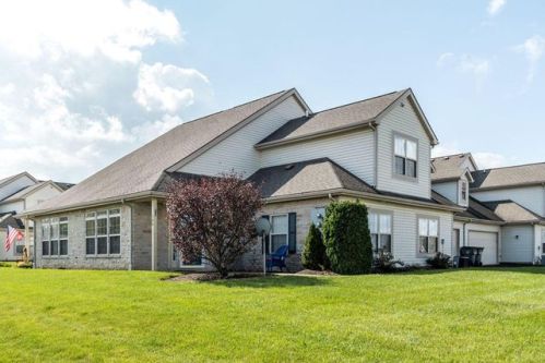 104 Maple Leaf Dr, Johnstown, OH 43031-1365