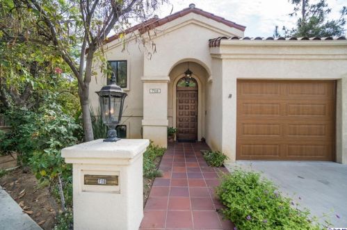 716 Luton Dr, Glendale, CA 91206-2628