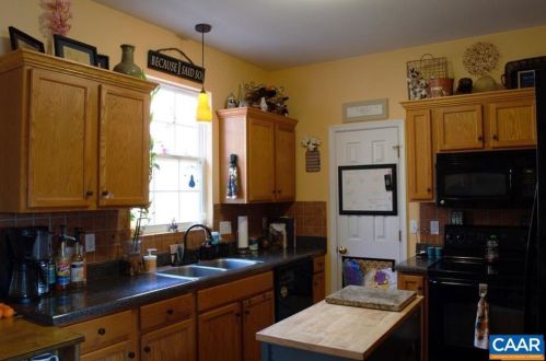 972 Greene Acres Rd, Stanardsville VA  22973-2523 exterior