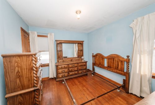 3835 52, Milwaukee WI 53220-3208 exterior