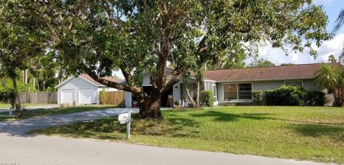 4405 4th St, Lehigh Acres, FL 33971-1610