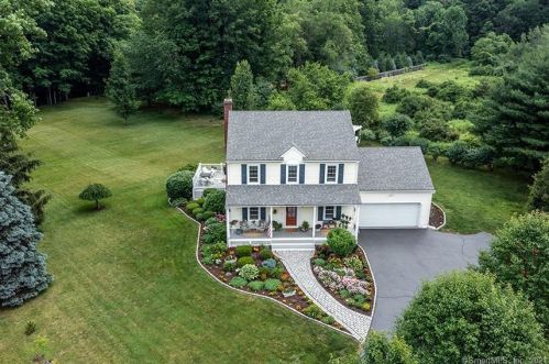 102 Browns Forge Rd, Gaylordsville, CT 06755-1220