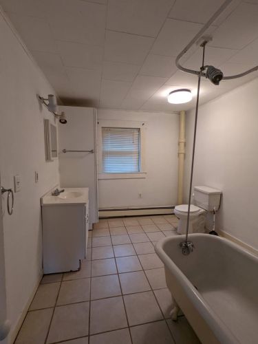 8 Chesterfield Rd, Hinsdale NH  03451-2215 exterior