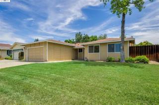 206 Elvira St, Livermore, CA 94550-3909