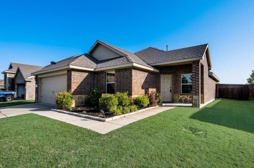 225 Thoroughbred St, Waxahachie, TX 75165-7544