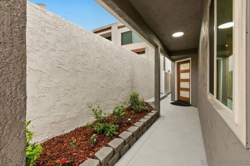 365 Alameda Blvd, San Diego CA  92118-1134 exterior