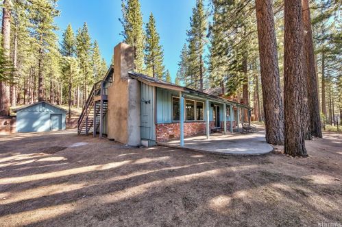 2475 Wagon Train Trl, South Lake Tahoe CA  96150-6838 exterior
