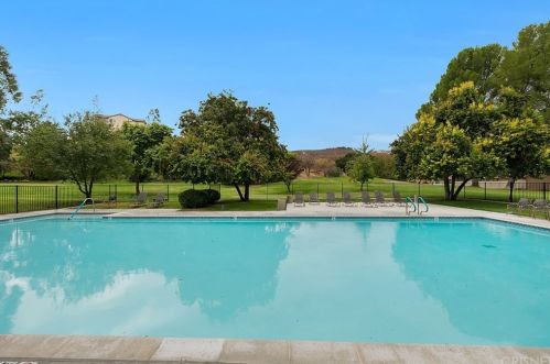20046 Avenue Of The Oaks, Santa Clarita CA  91321-1361 exterior