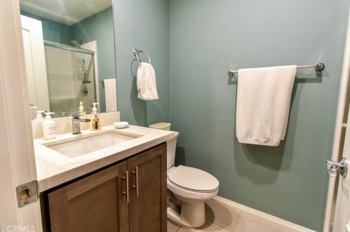 865 Pine Ave, Rialto CA  92376-4552 exterior