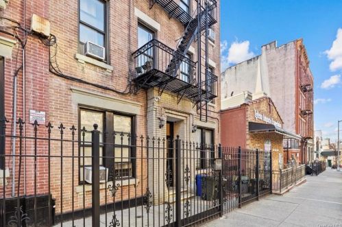 318 151st St, Bronx, NY 10451-5123