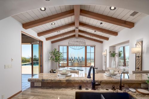 8411 Run Of The Knolls Ct, San Diego CA  92127 exterior