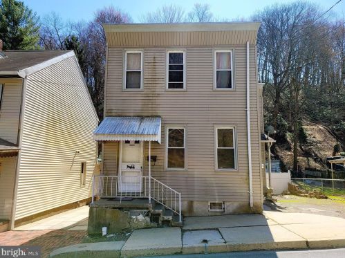 75 Main St, Primrose, PA 17901-4016