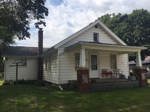 351 Randolph St, Nappanee, IN 46550-2553